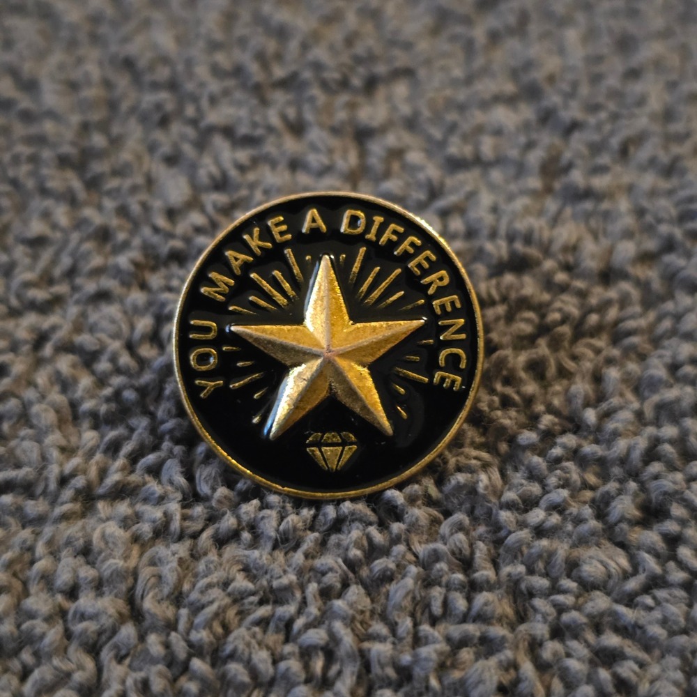 You Make A Difference Star Lapel Pin OS Enamel Pin Unisex Gold